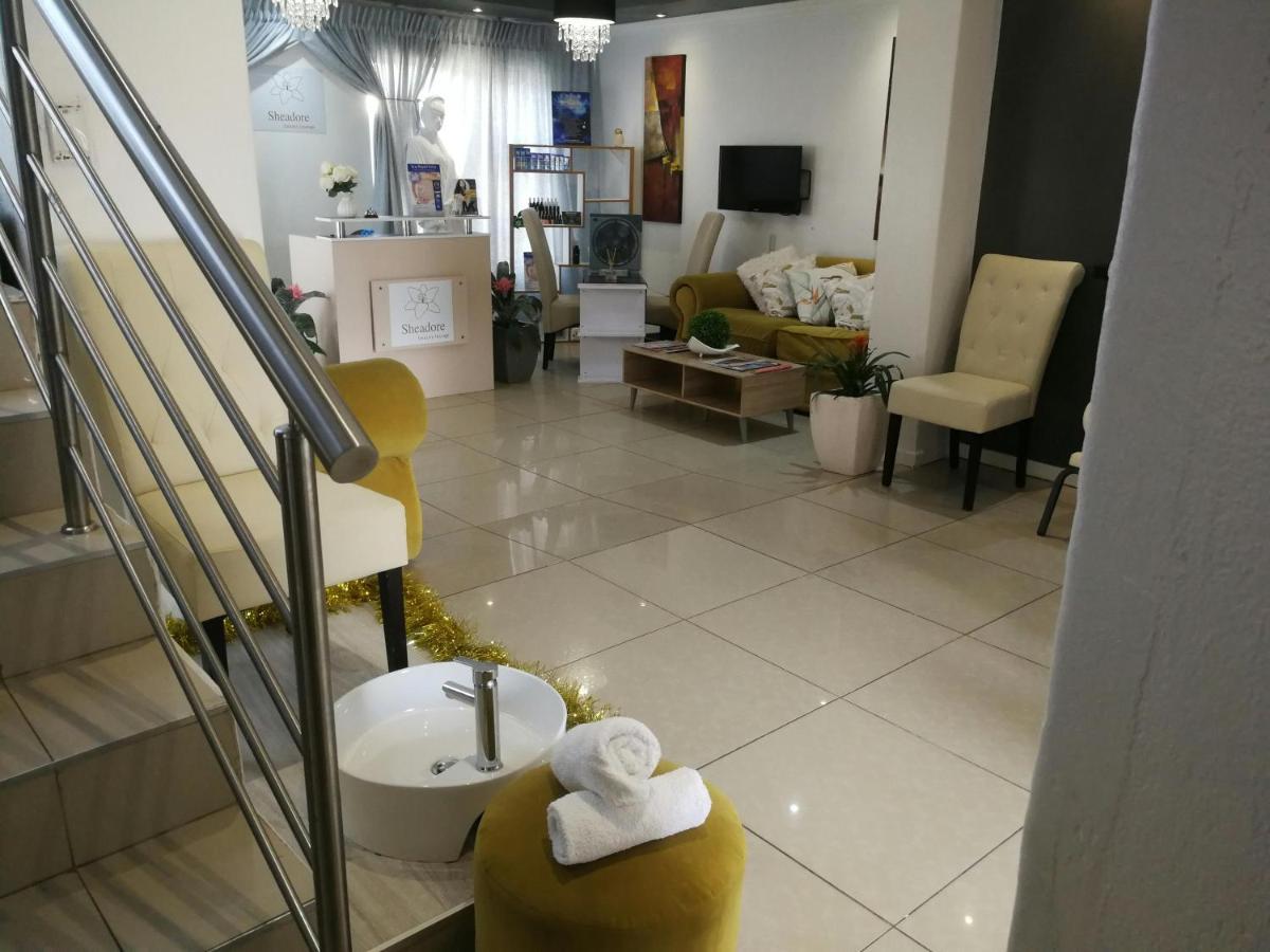 Sheadore Lodge And Beauty Spa Roodepoort Eksteriør billede